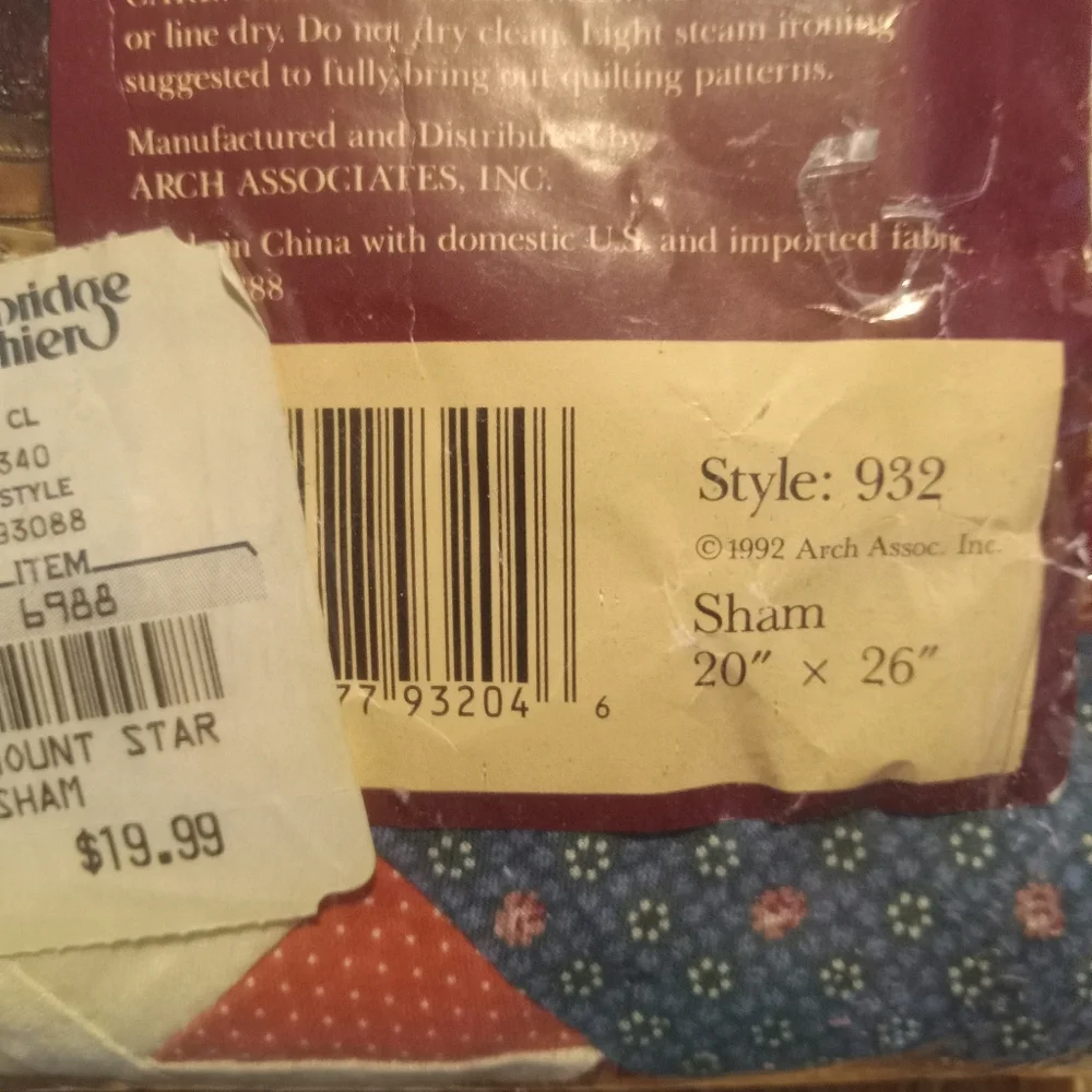 Arch Associates vtg quilted