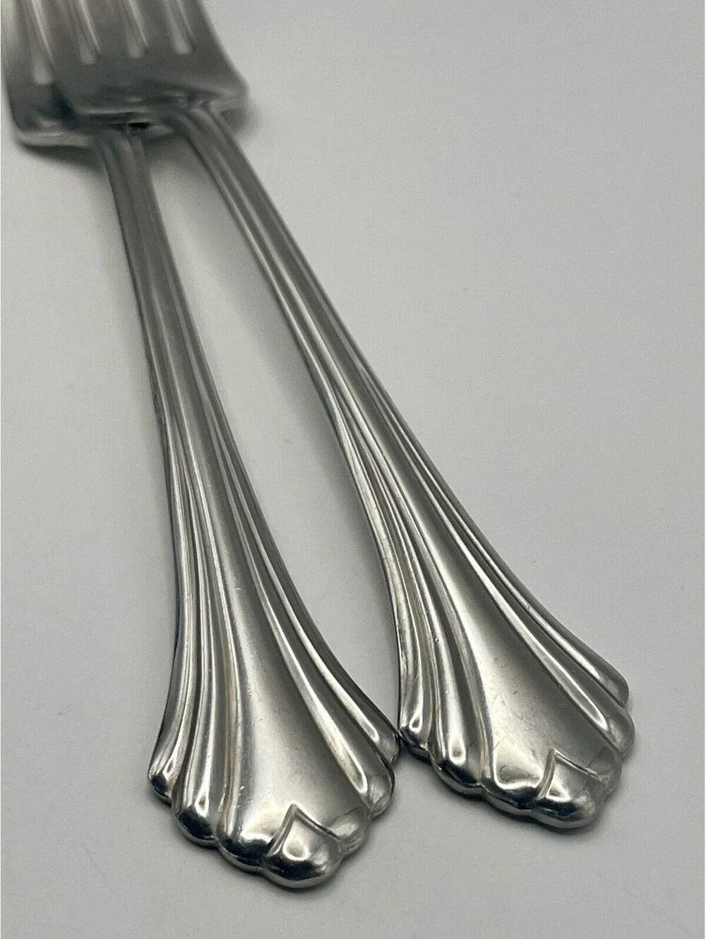 Oneida BANCROFT Glossy USA Stainless Flatware -- Lot of 2 Dinner Forks 7 3/8