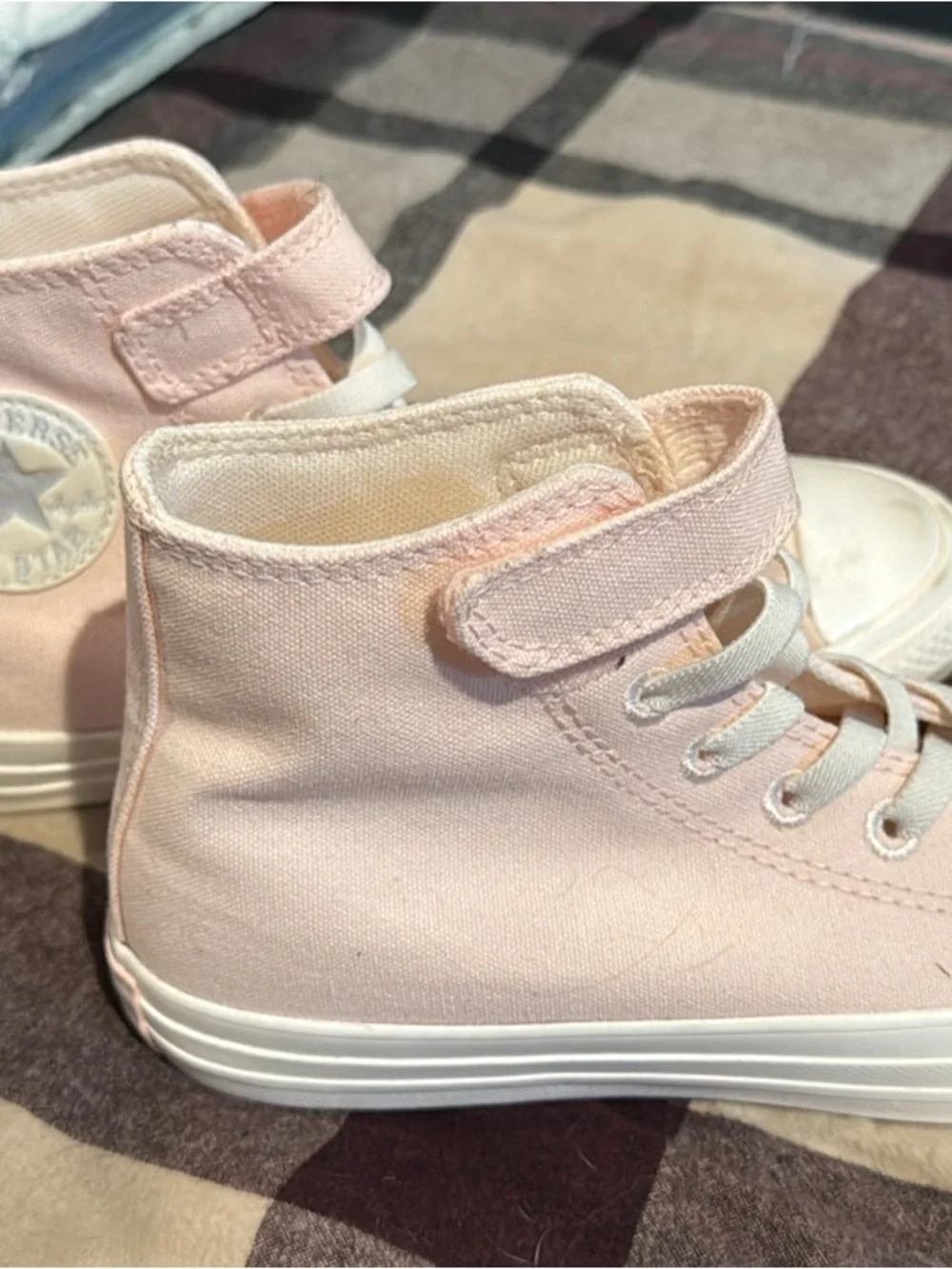Converse cushioned upper ankle