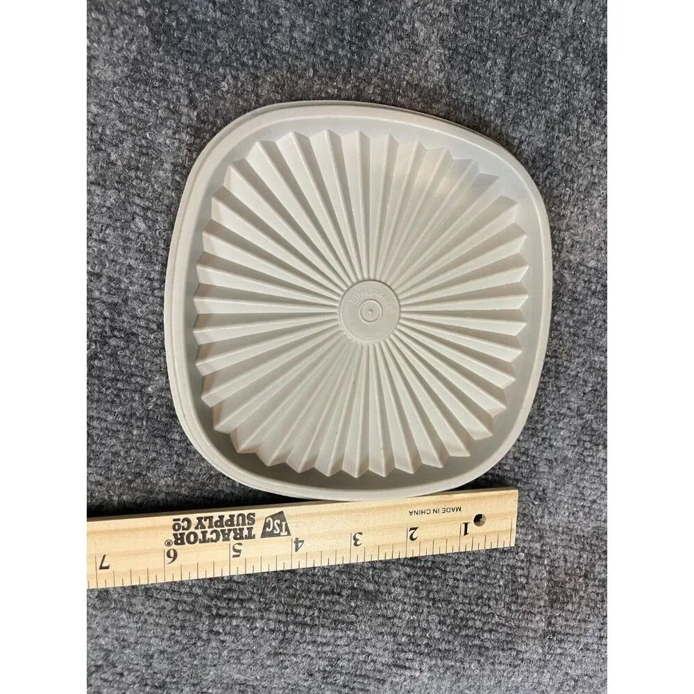Tupperware plastic lid