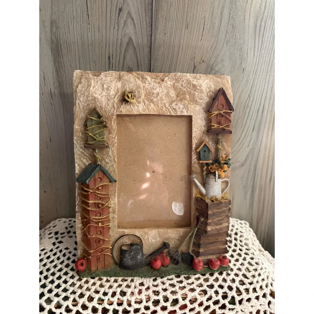 Rustic Garden Birdhouse Resin Picture Frame 3D Watering Can Bumblebee 5x7
