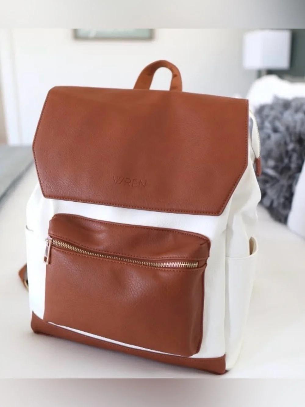 Wren structured leather