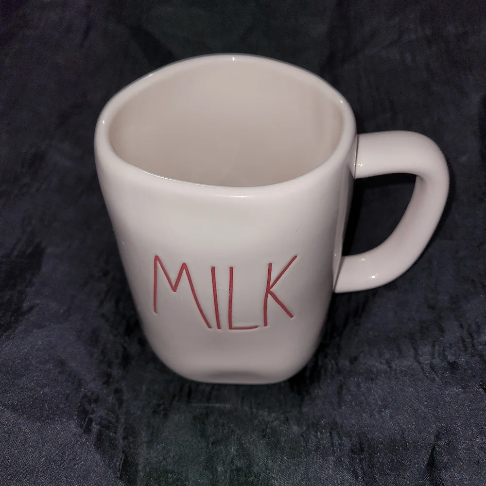 Excellent Condition Rae Dunn Coffee Cup~Mug~Red Milk~Christmas~Santa Cup