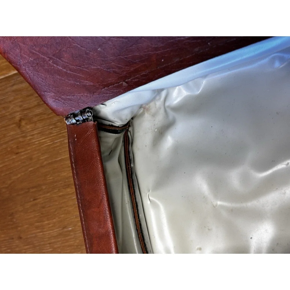 Vintage‎ Flip Top Valet Kit by St Thomas 1970's