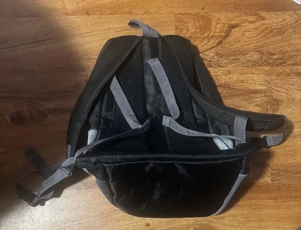 Petyfy hand front
