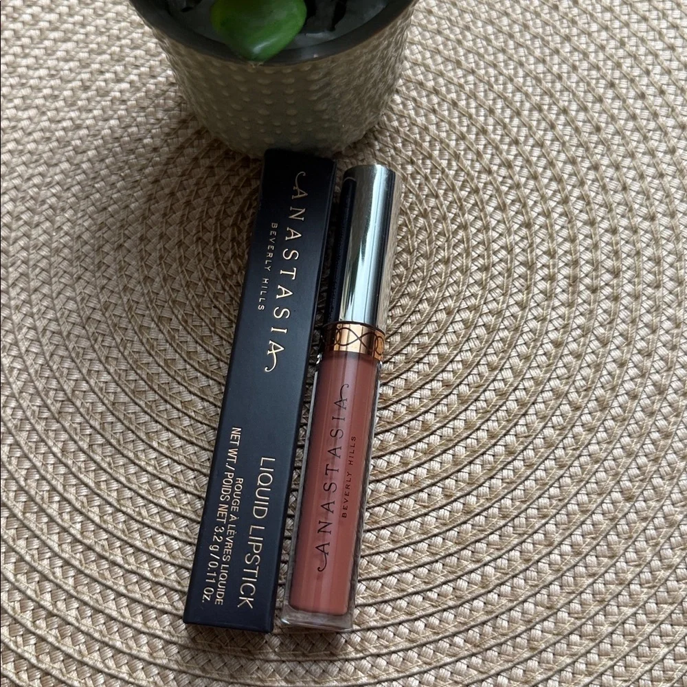 Anastasia Beverly Hills pay one