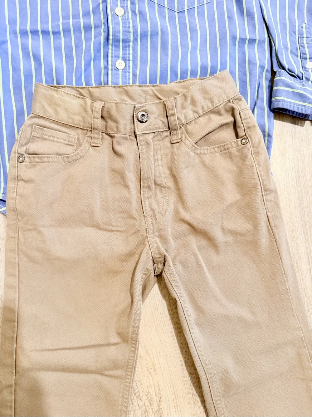 GAP tan other signs