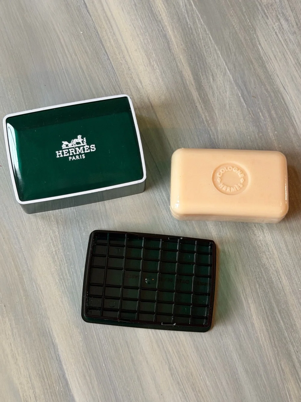 Hermes rectangular refreshing oakmoss