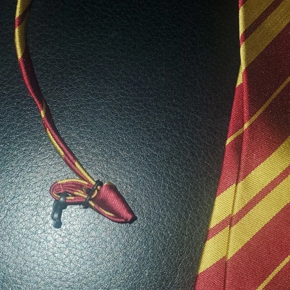 Harry Potter Classic Red and Gold Striped boy’s Unisex Tie‎ 12-1/2