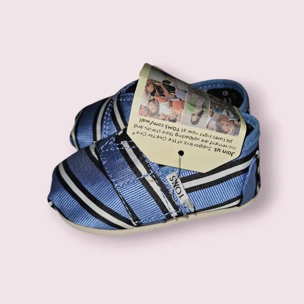 Toms Classics Canvas Slip On baby shoes Size 4 Blue Stripes New