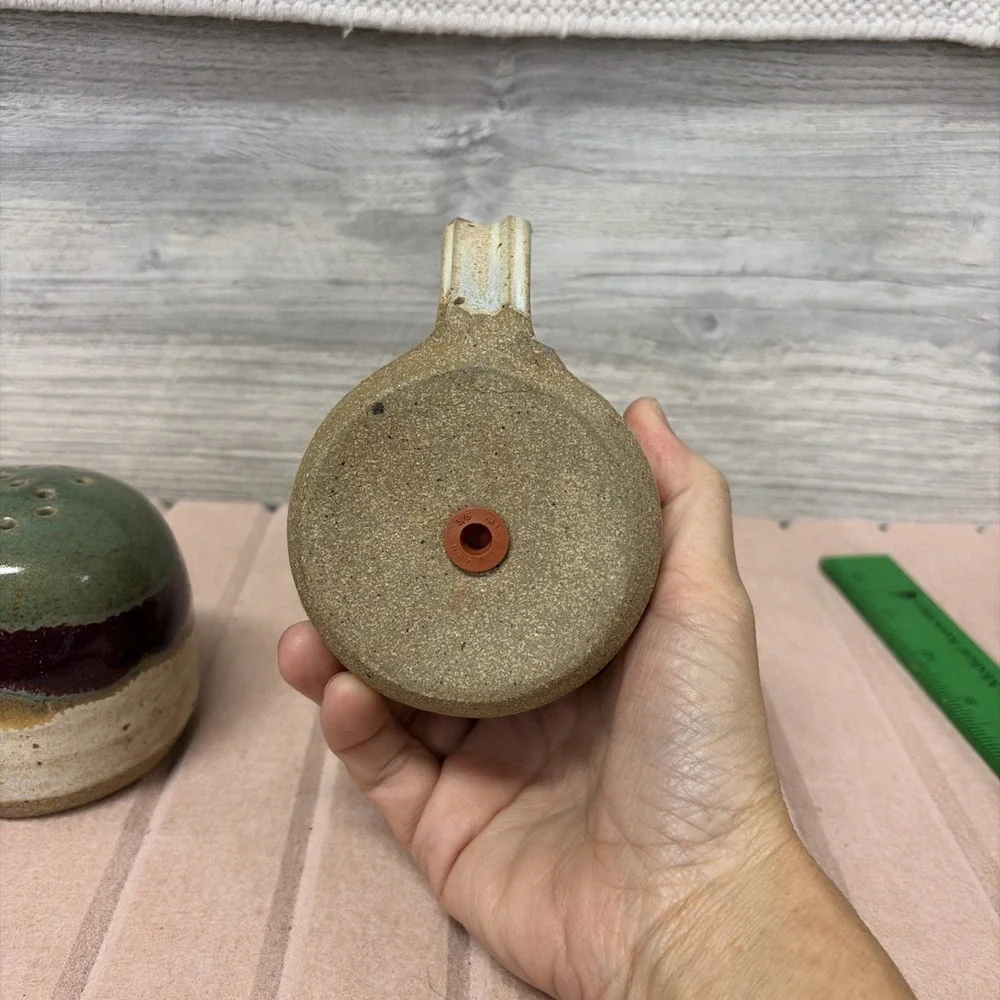 Art Pottery Glazed Over Speckled Stoneware Salt And Pepper Shakers (C7)