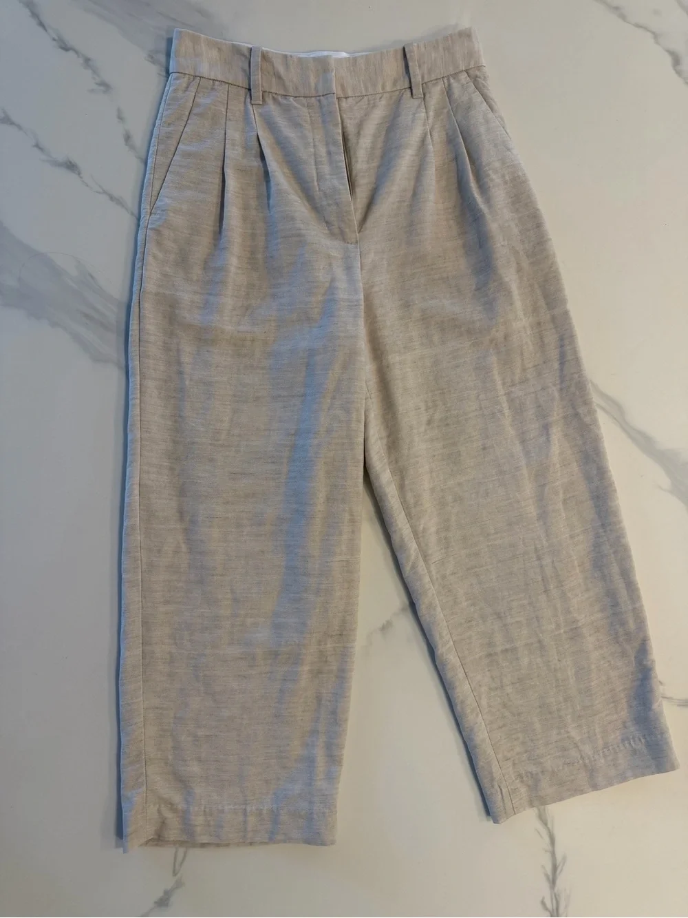 Aritzia effortless cropped