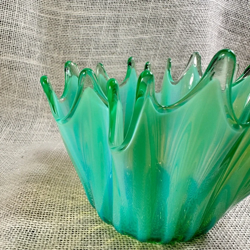 Fostoria Heirloom Green Opalescent Handkerchief Bowl MCM Art Glass Vintage