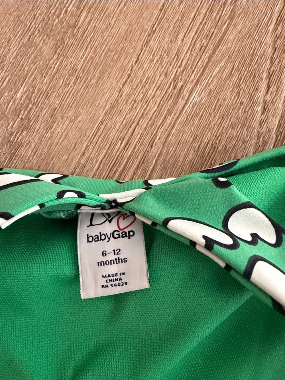 GAP bright green
