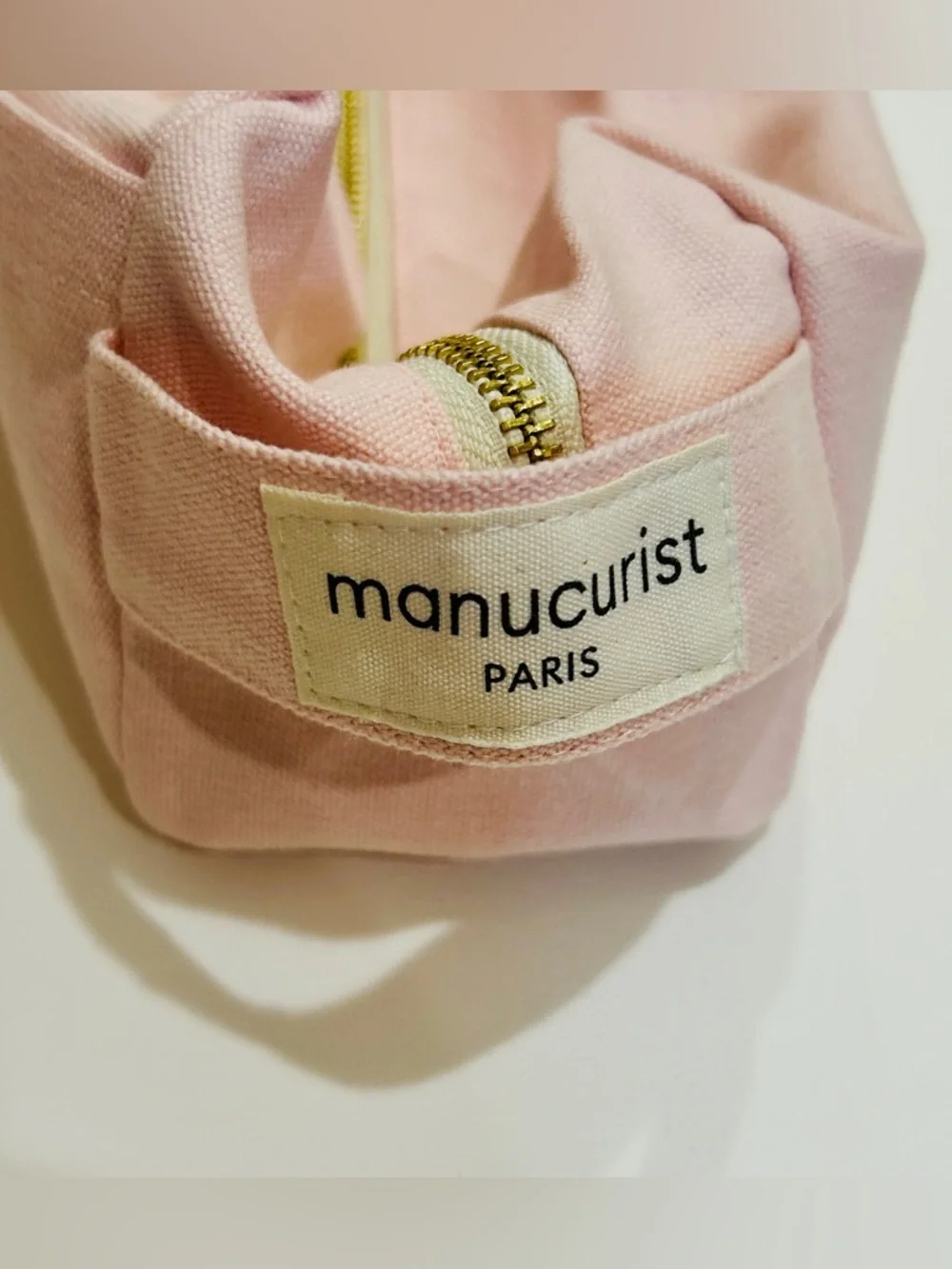 Manucurist pink pouch