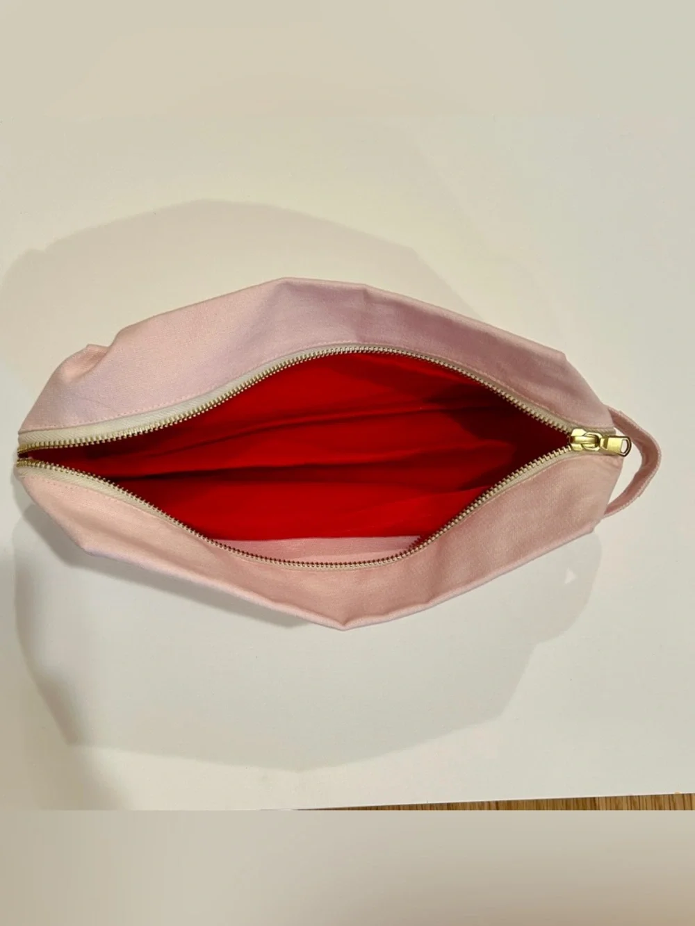 Manucurist pink pouch