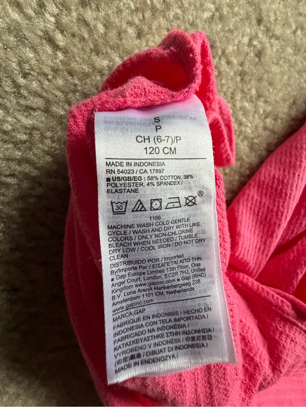 GAP vibrant pink