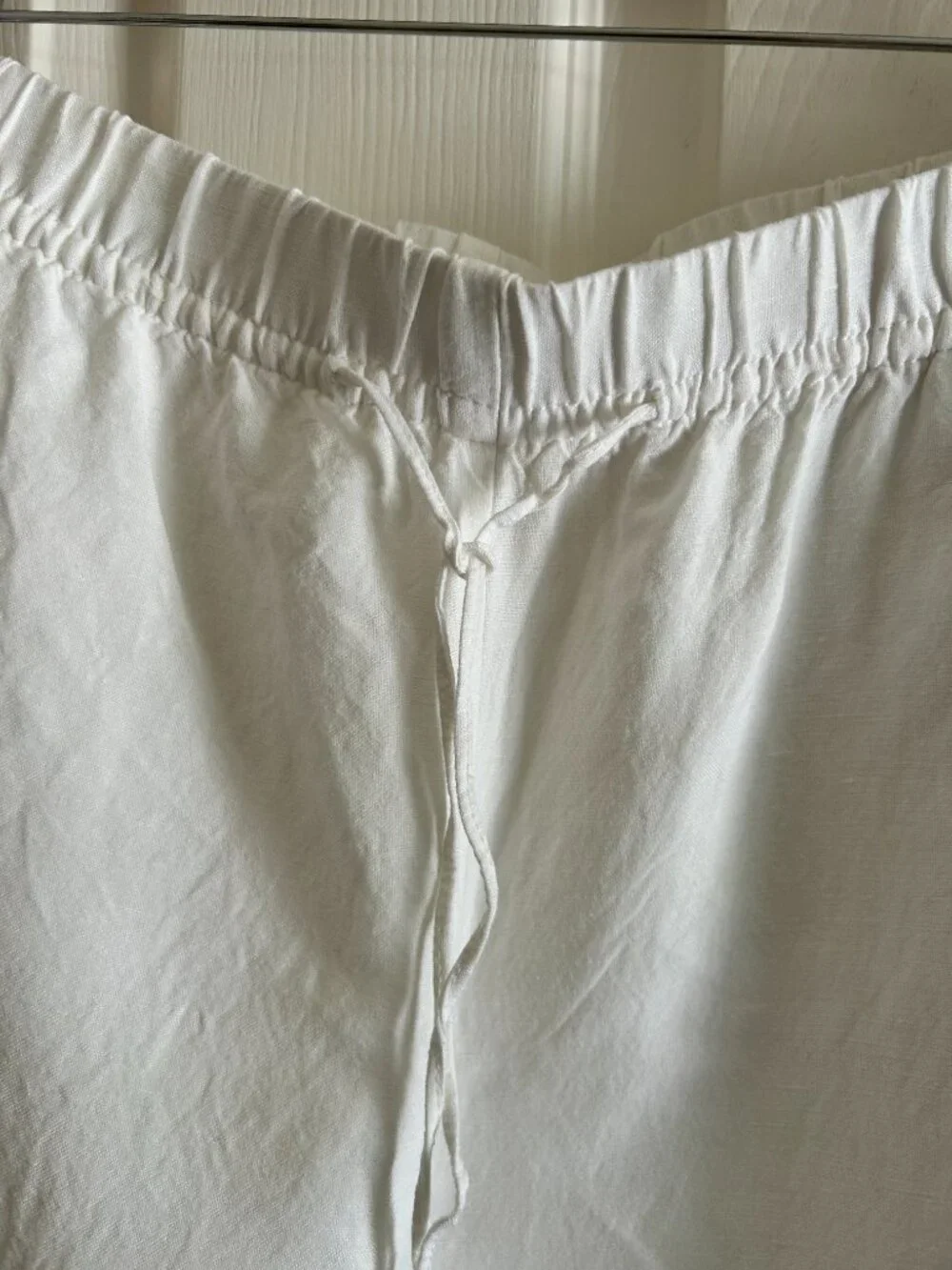 H&M simple white