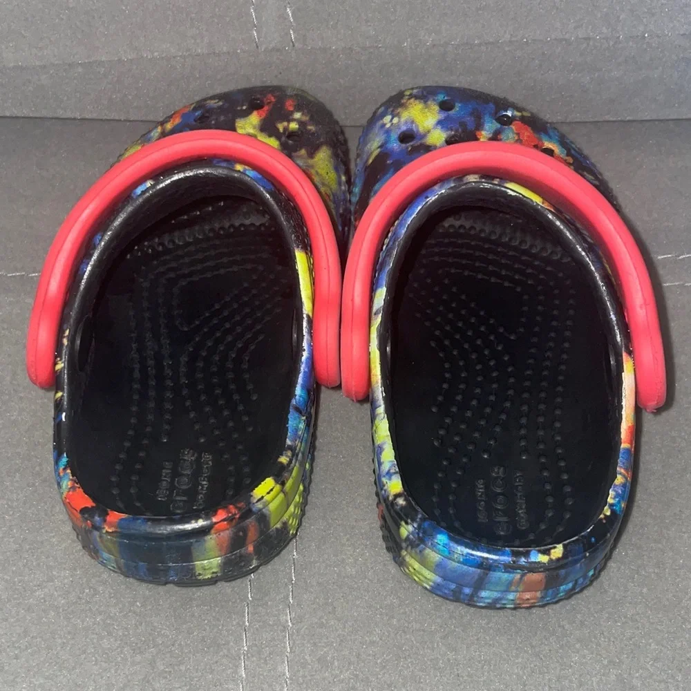 CROCS bright playful
