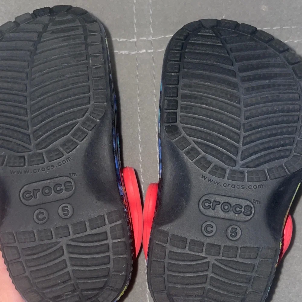 CROCS bright playful