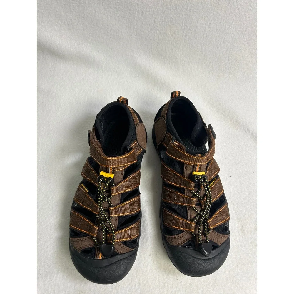 Gorpcore Hiking Outdoor KEEN Boys 5 Brown Newport H2 Waterproof Sport Sandals