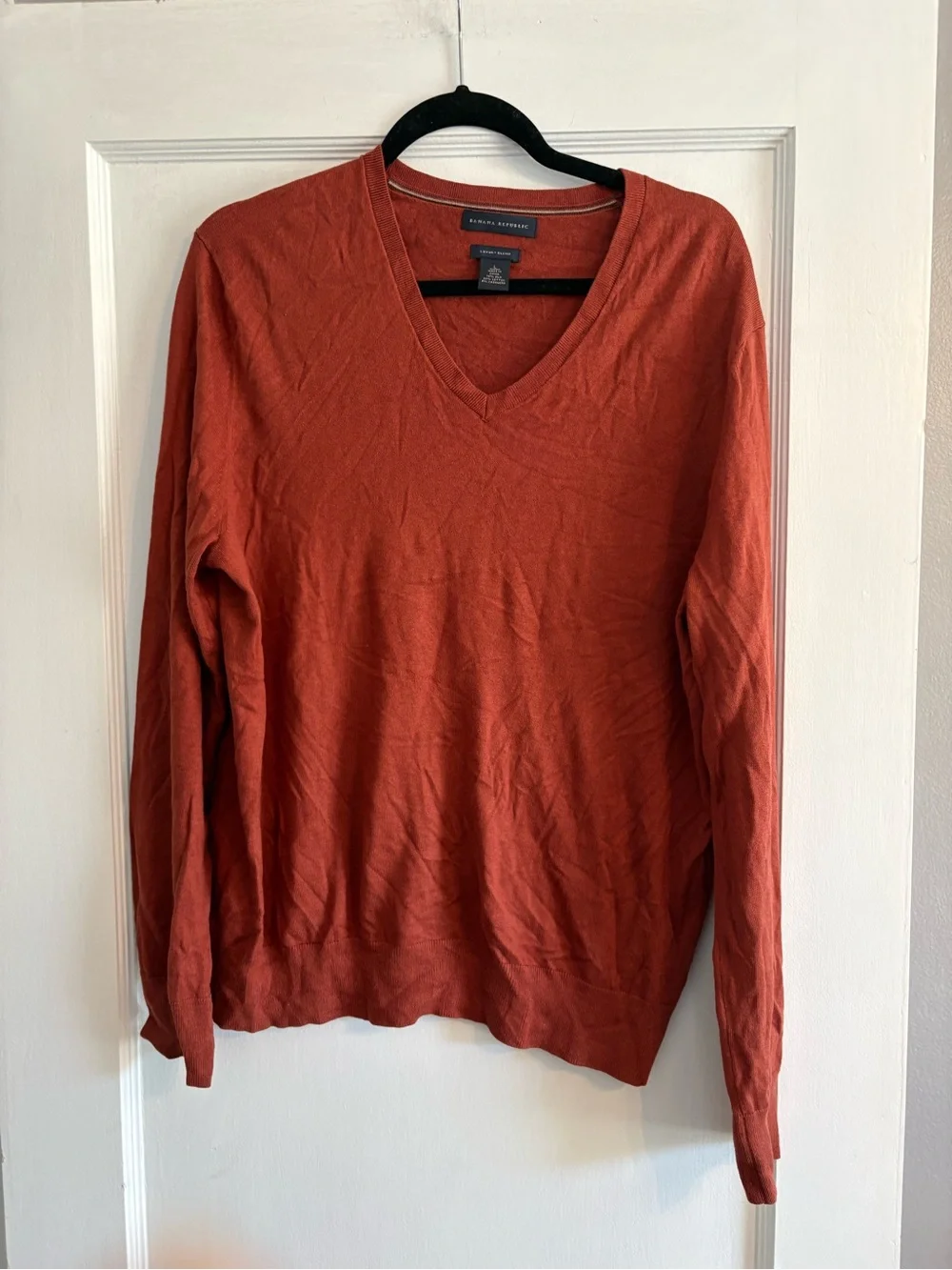 Banana Republic Men’s Orange Luxury Blend V-Neck Sweater Size Large