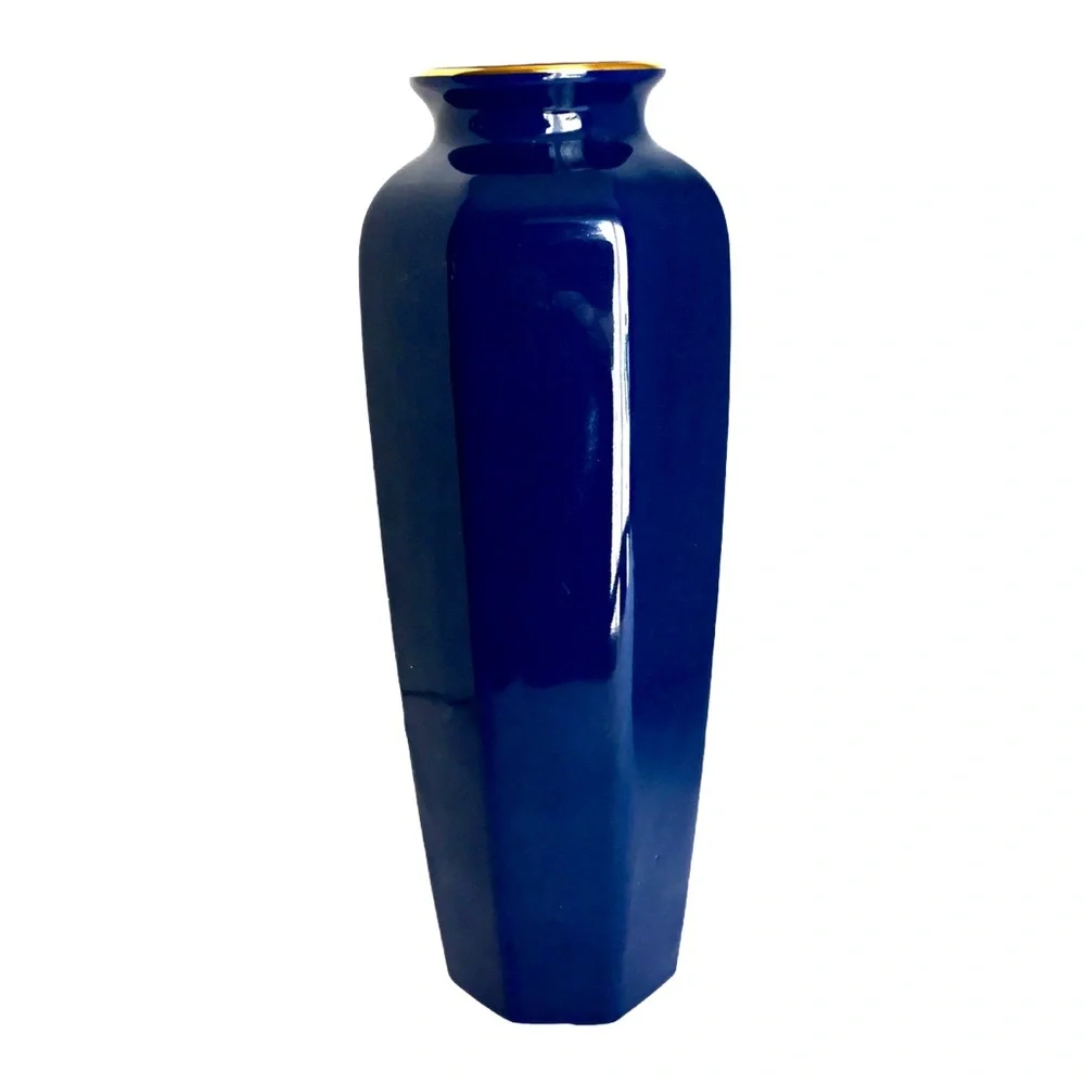 Vintage blue iris