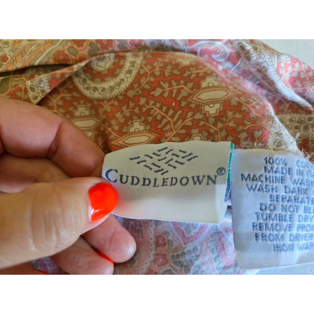 Cuddledown elegant paisley