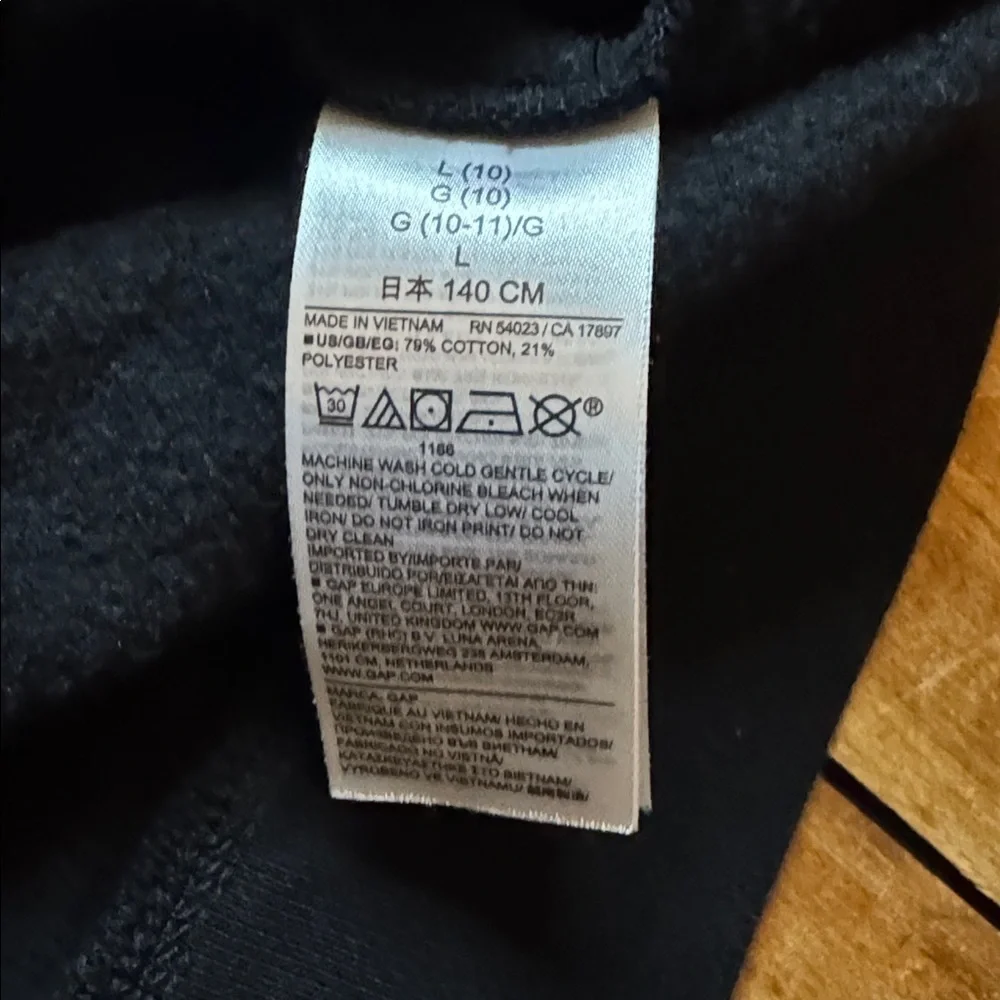 GAP classic black