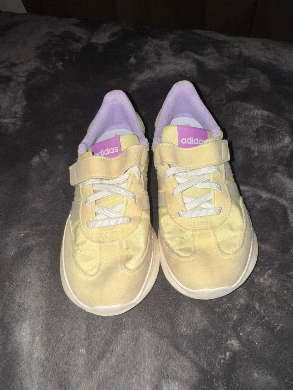 Adidas Cloudfoam Disney Tiana Run 70’s 2.0 kids shoes size 1