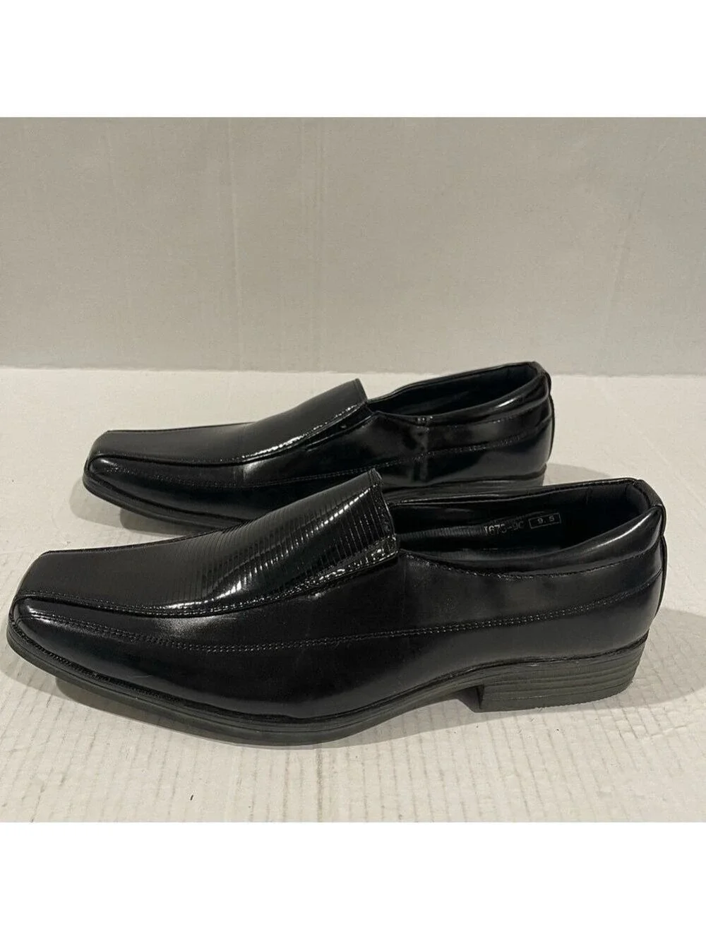 Royal Shoes men’s royal