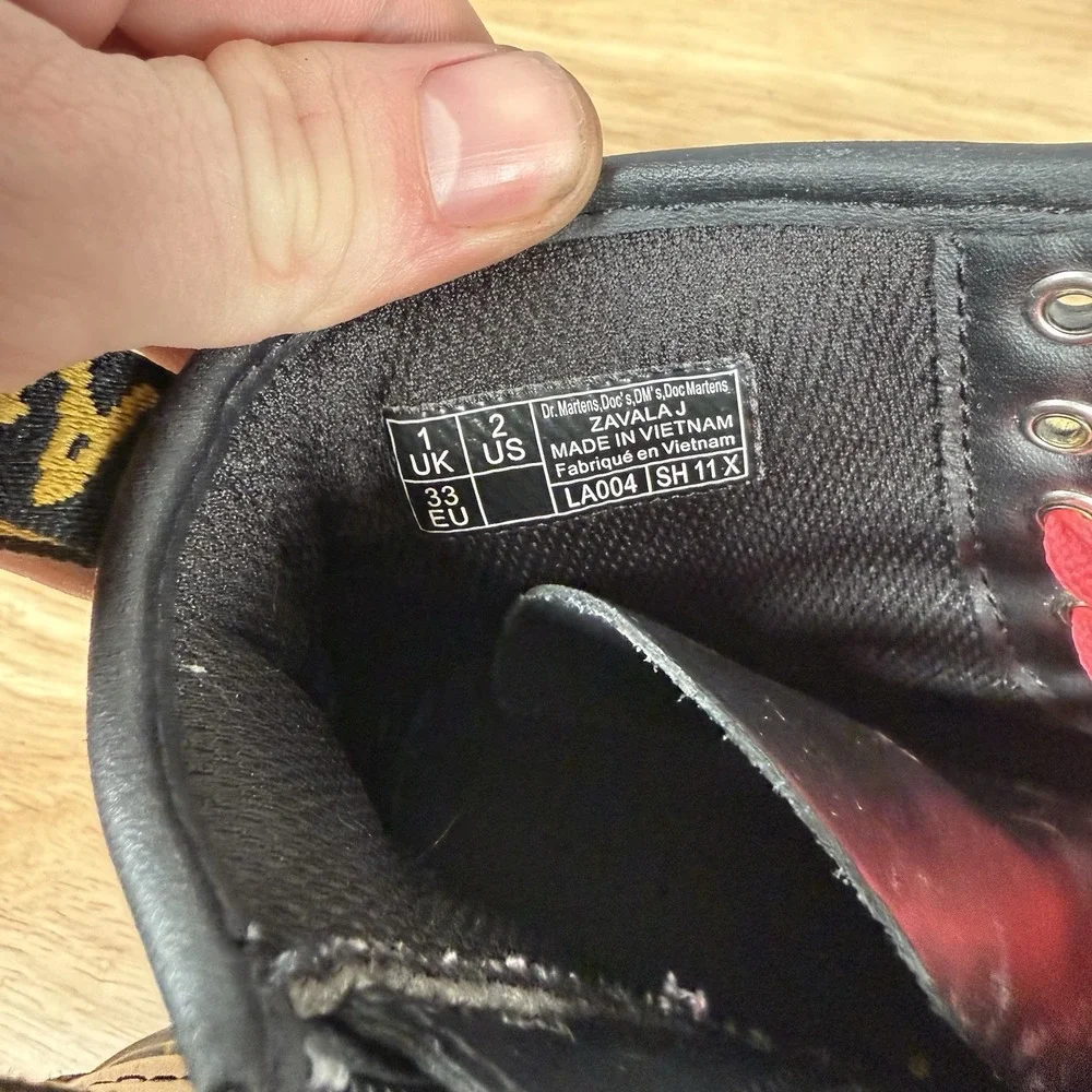Dr. Martens good tagged
