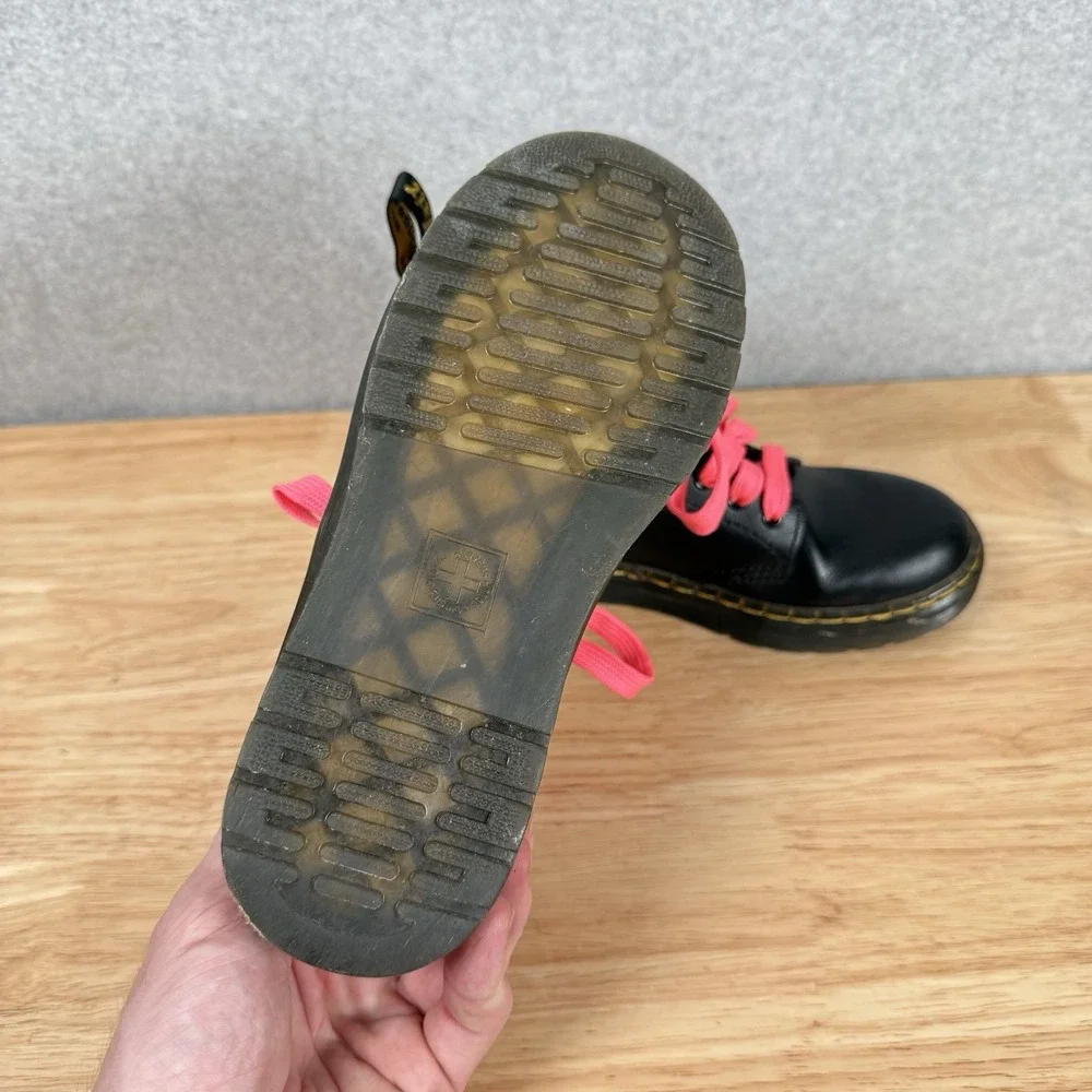 Dr. Martens good tagged