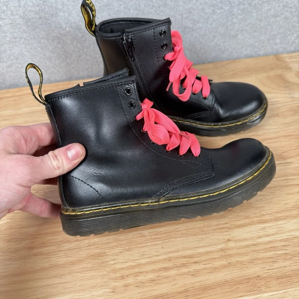 Dr. Martens good tagged