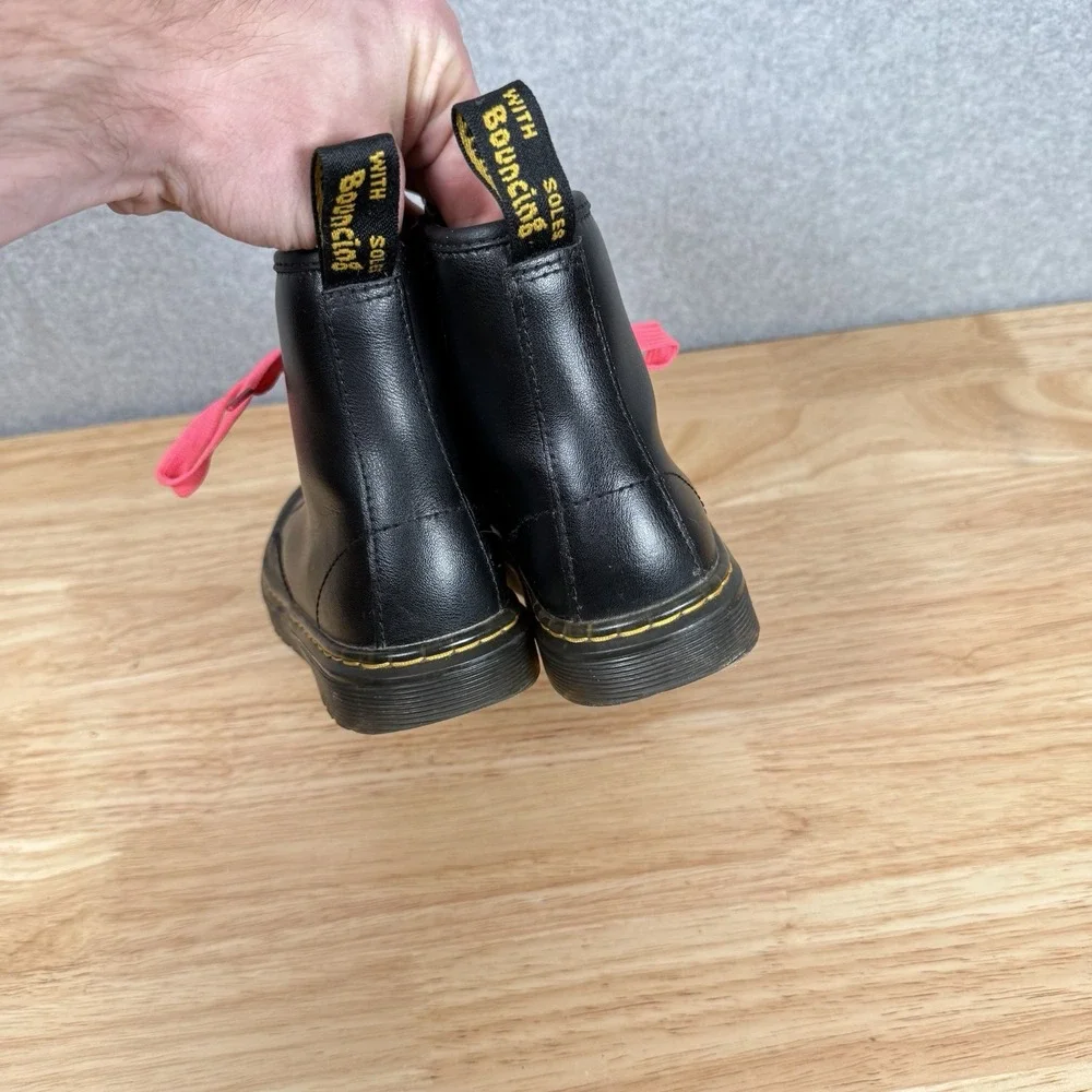 Dr. Martens good tagged