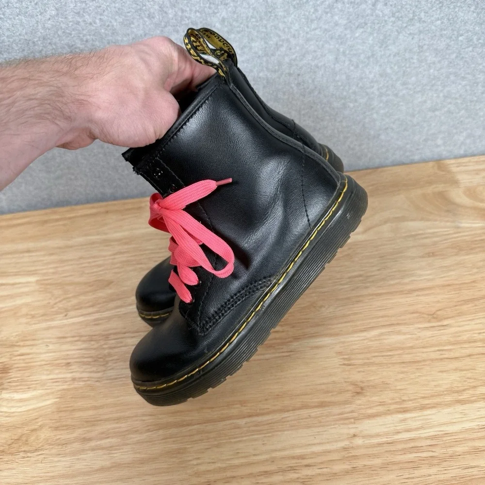 Dr. Martens good tagged