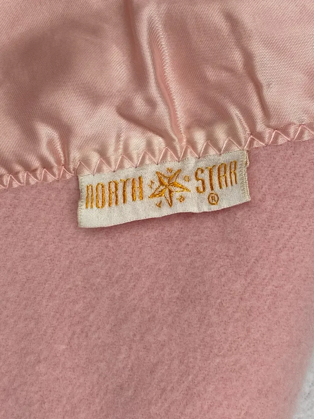 NORTH STAR Blanket Wool Satin Boarder Trim Lap Throw Pink Baby VTG 57