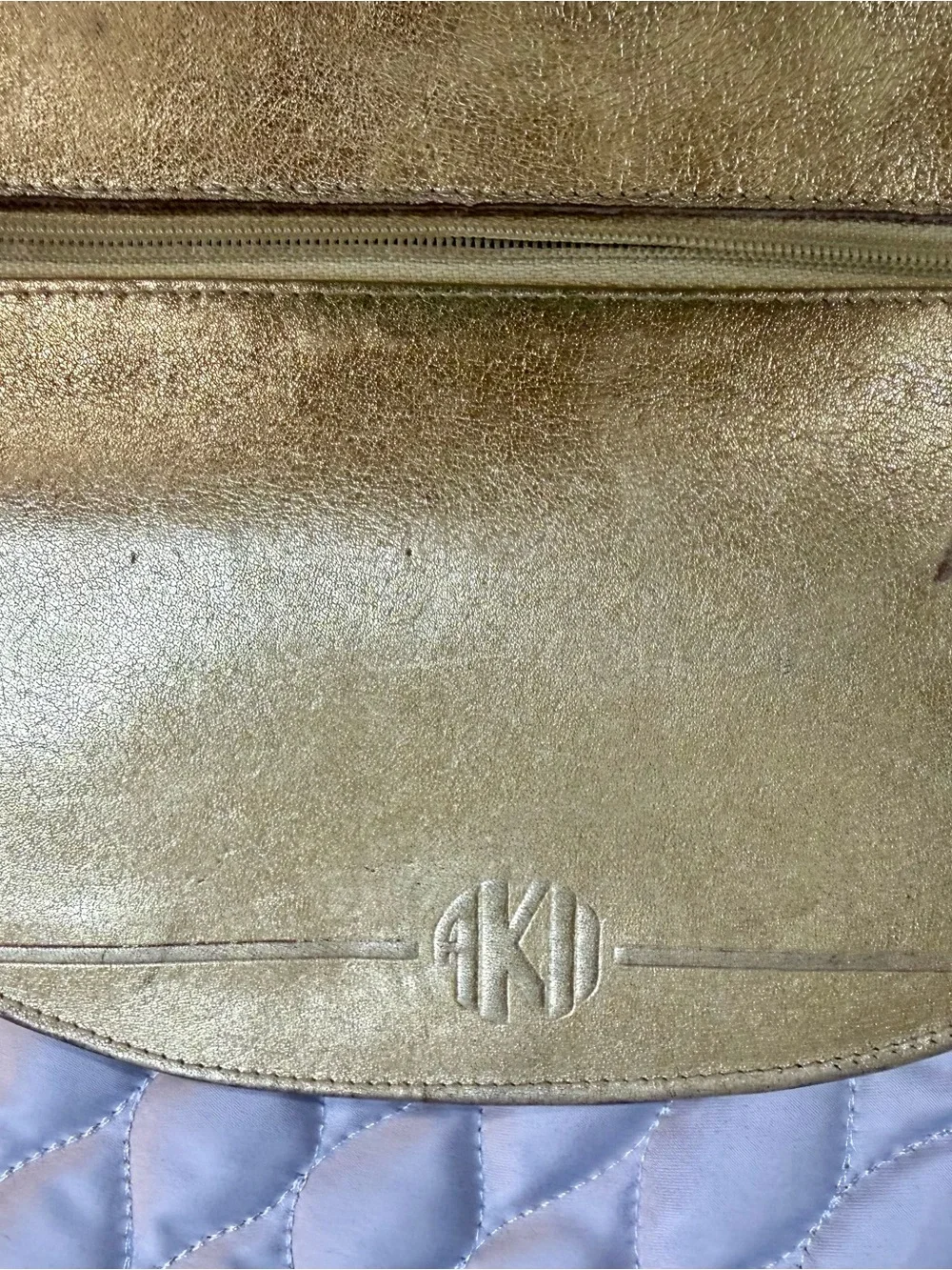 N/A shiny gold