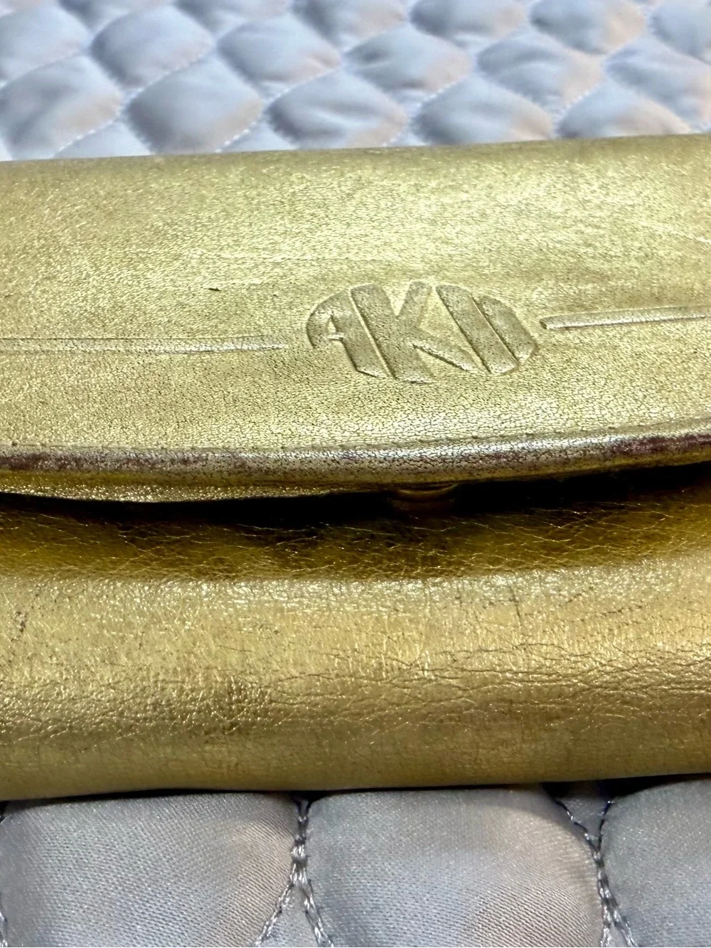 N/A shiny gold