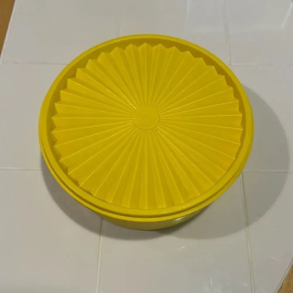 Vintage Tupperware Servalier Cannister Made in USA