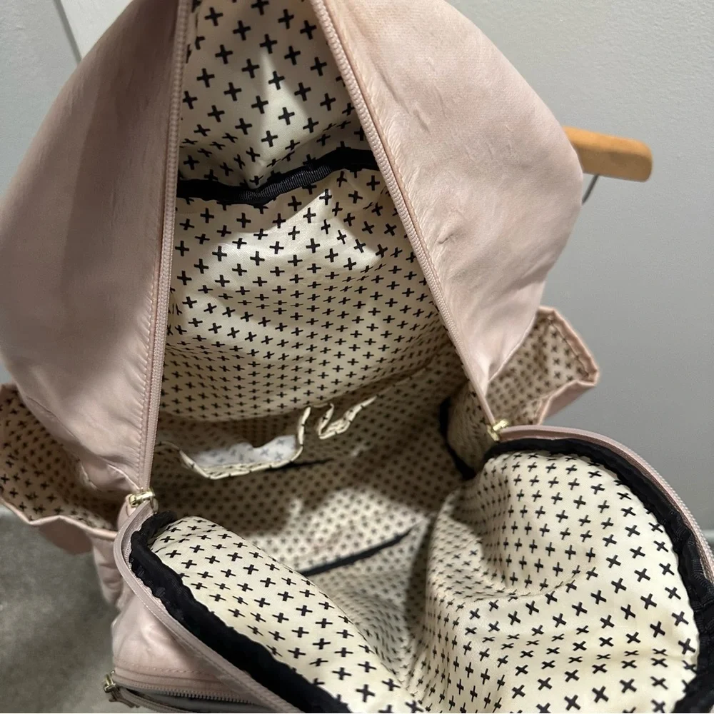 Petunia Pickle Bottom example lightweight go