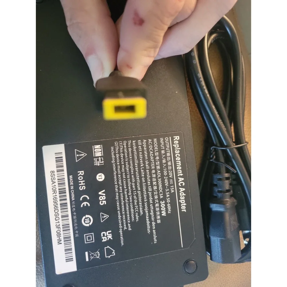 The Unbranded Brand 300w lenovo