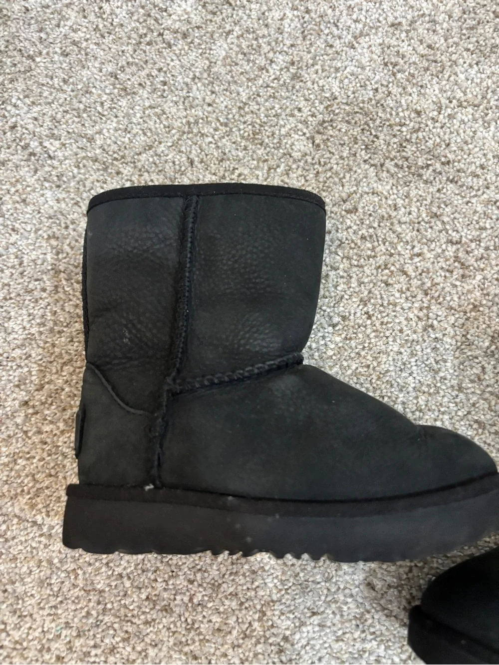 UGG classic ii