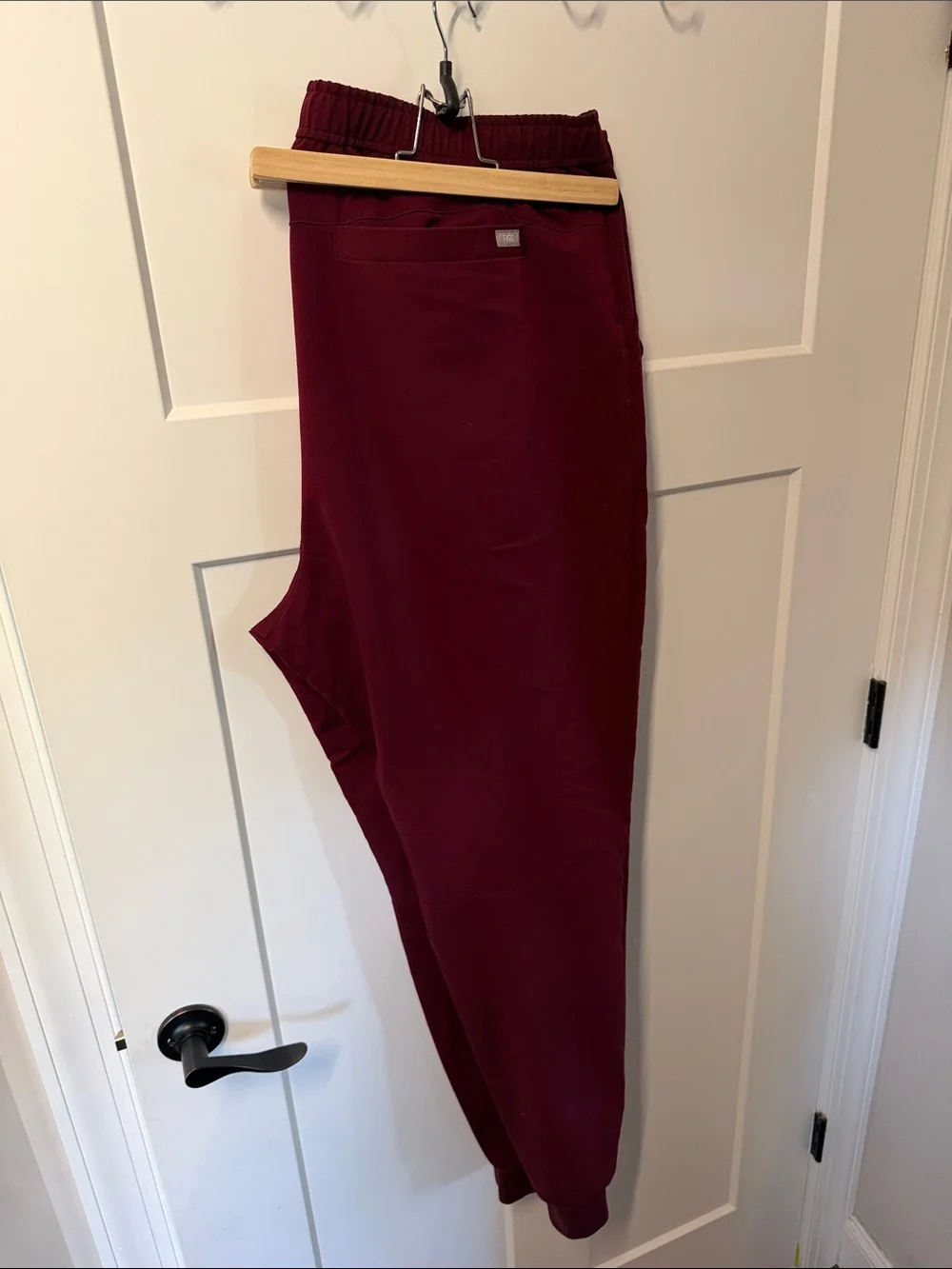 Figs Men's Burgundy Jogger Sweatpants