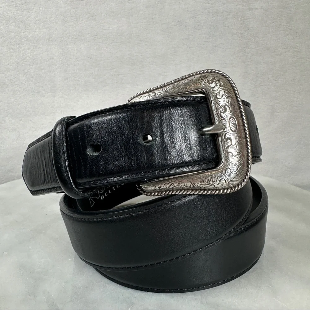 Nocona Belt Co good buckle