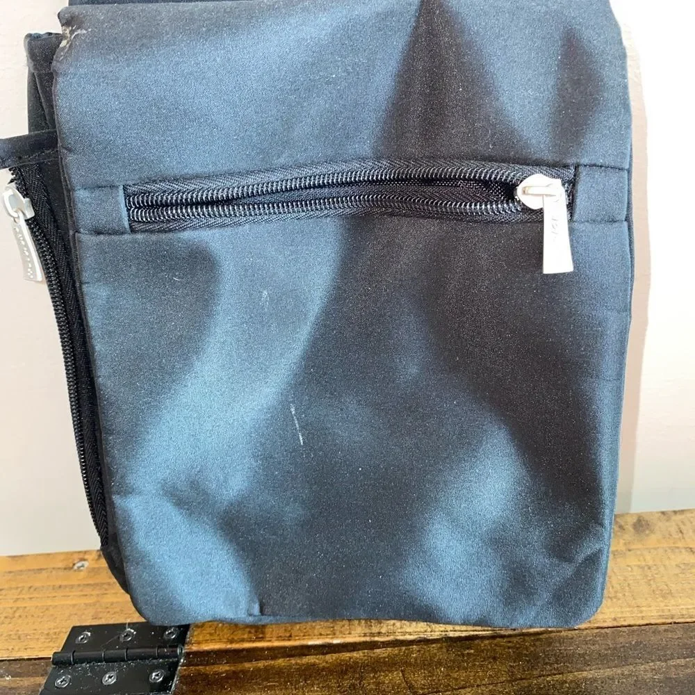 Travelon sleek versatile