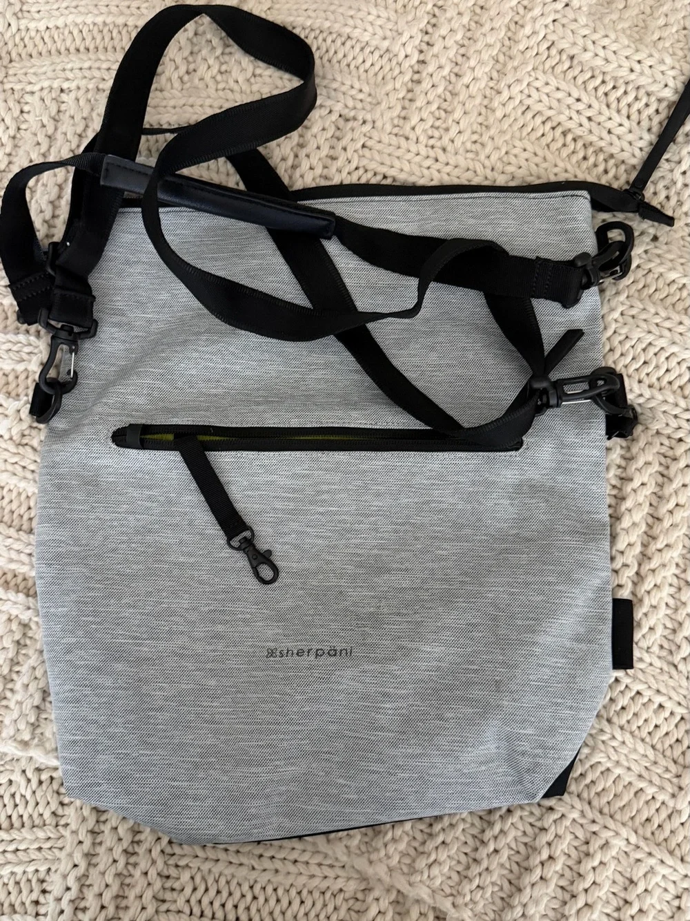 Sherpani sleek crossbody