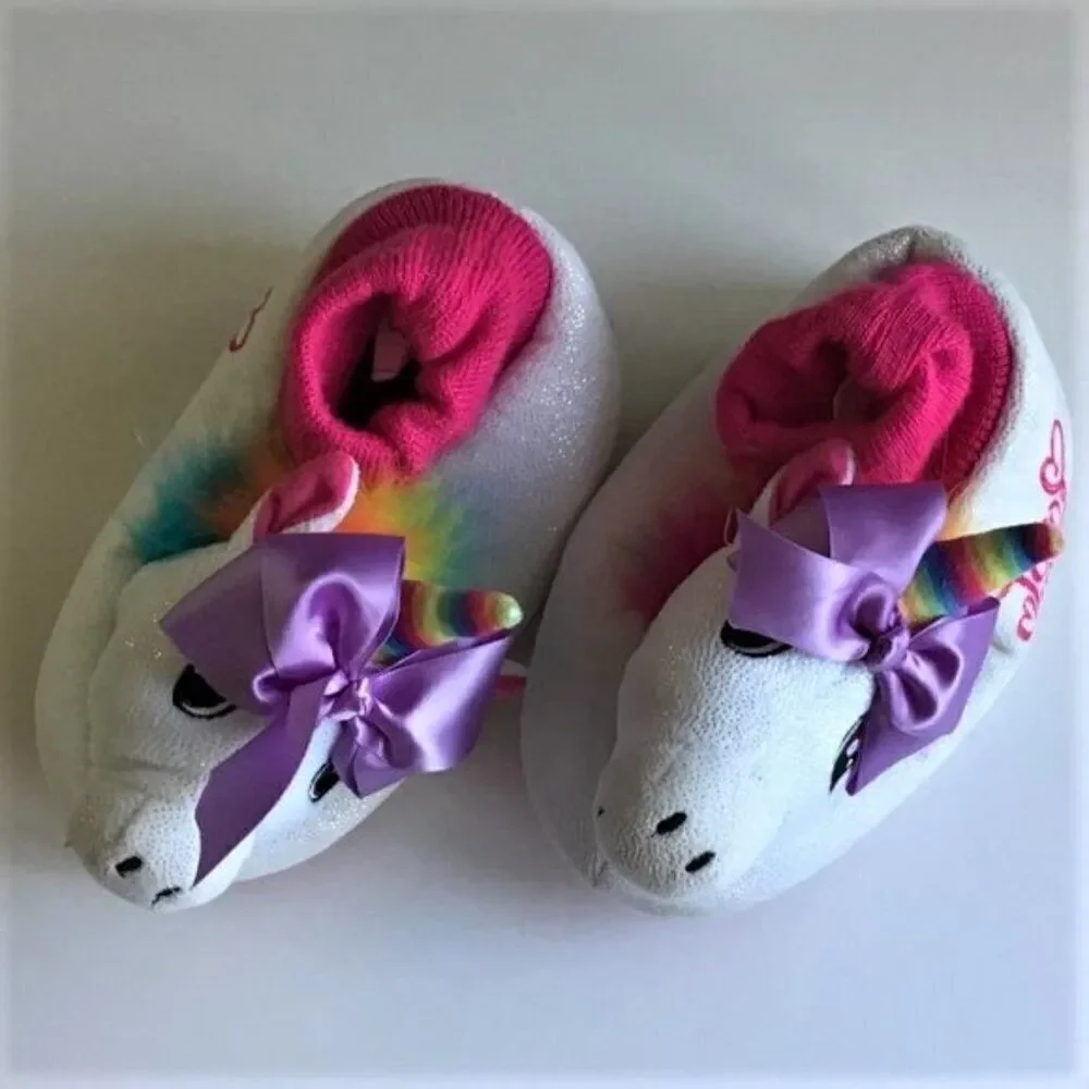 JoJo Siwa rainbow features interior