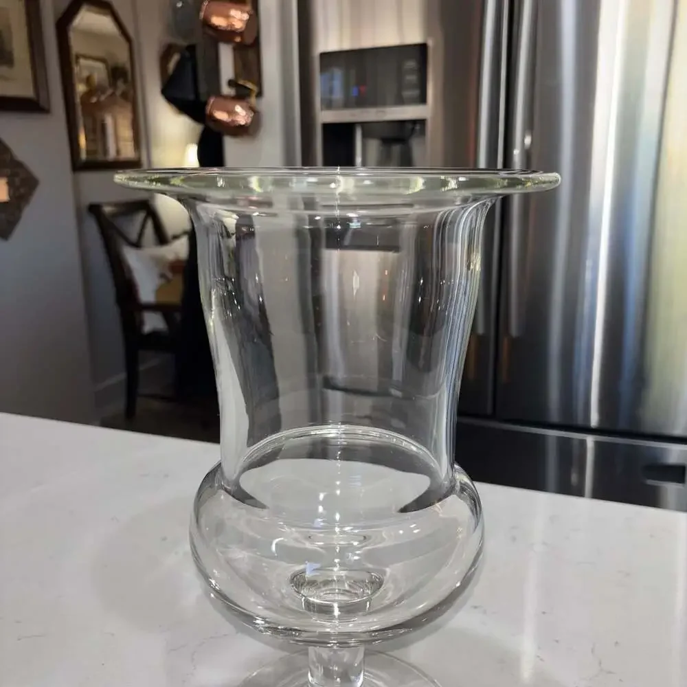 Unbranded clear glass
