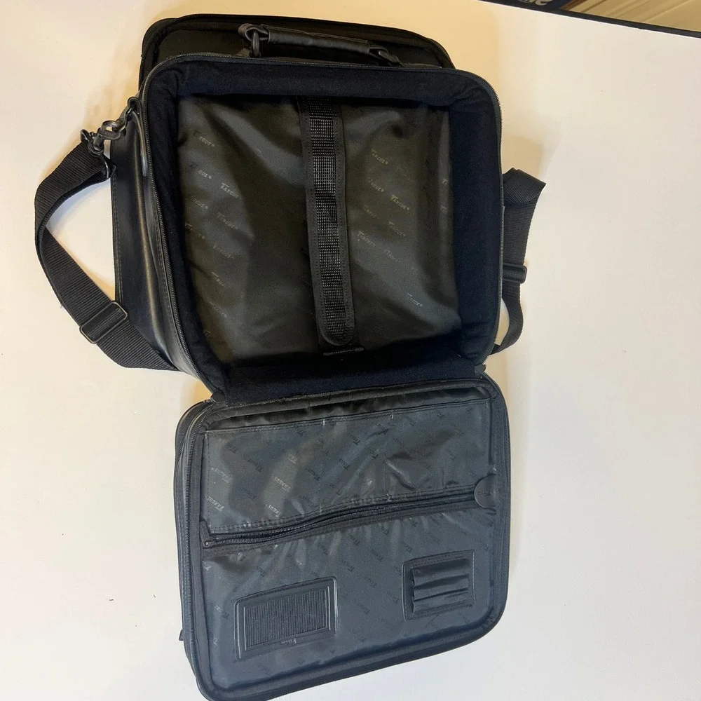 Targus laptop messenger